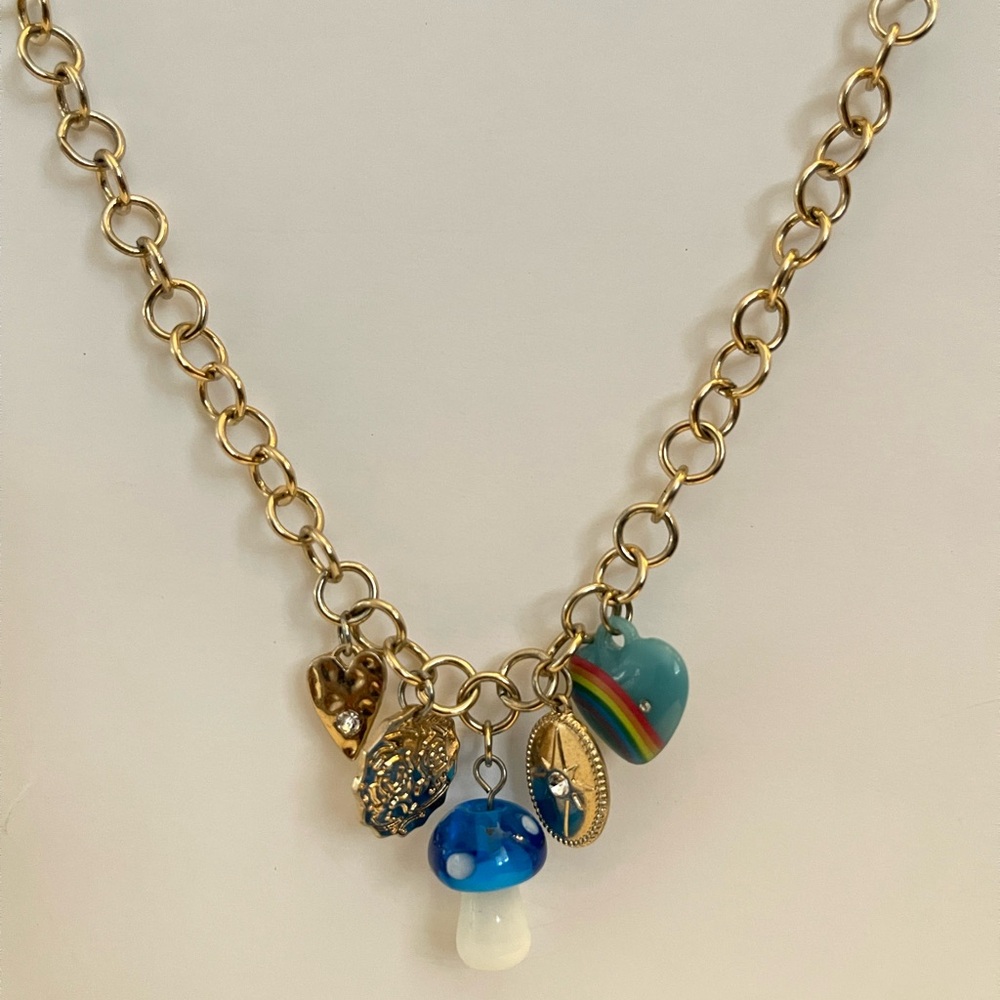 Gold charm necklace with diffrent charms good for summer🌼
